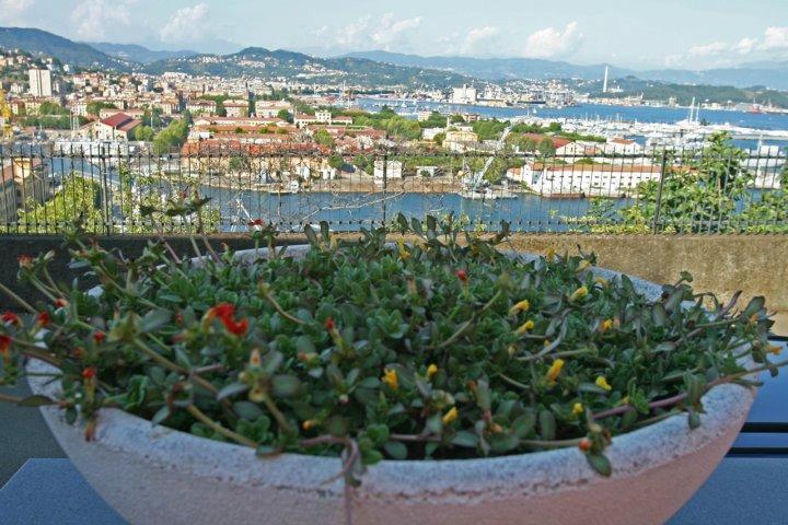 La Finestra Sul Golfo Affittacamere Ла-Спеція Екстер'єр фото